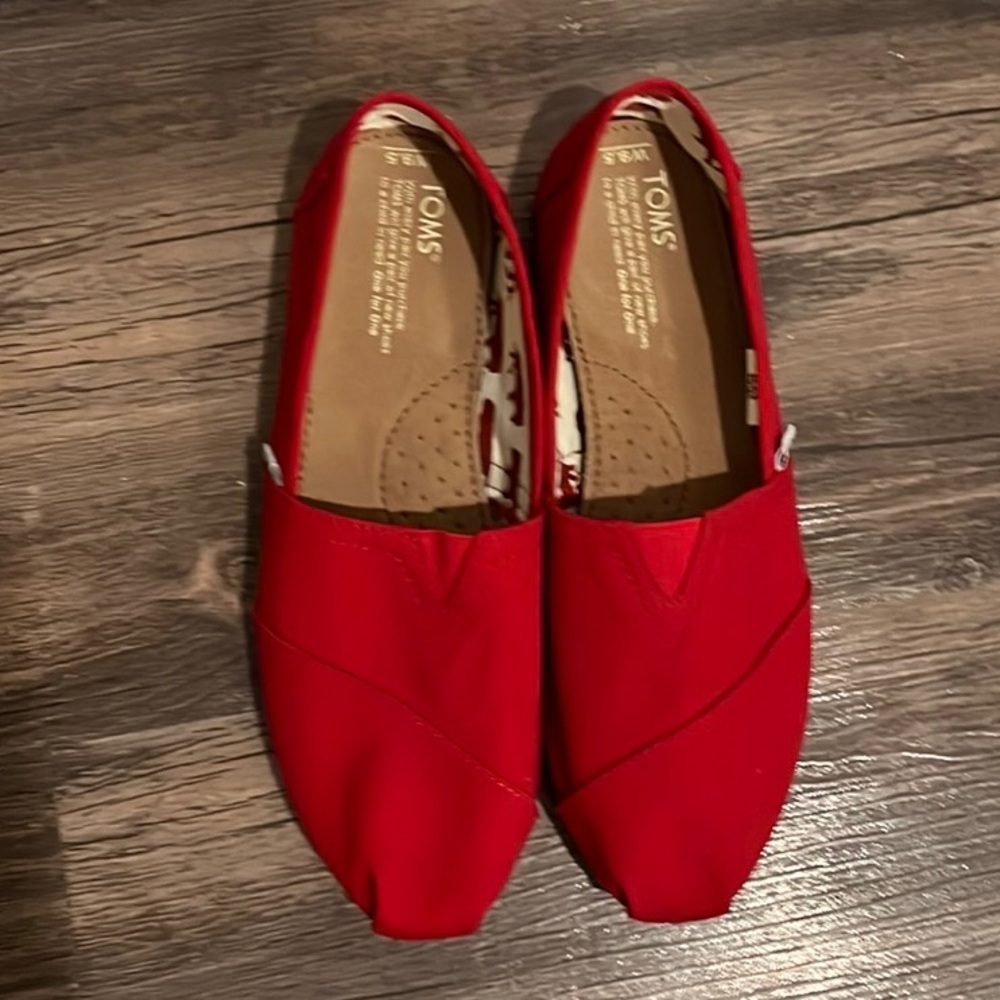 Toms